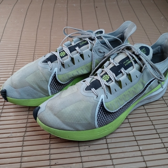 Nike Zoom Gravity Grey Fog Volt Running Shoe BQ3202-011 Men's Size 10.5 311pm - Picture 1 of 11